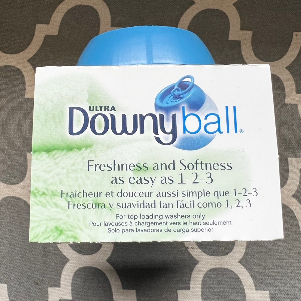 NEW DOWNY‎ BALL ULTRA PULL POUR TOSS FABRIC SOFTENER DOWNYBALL DISPENSER